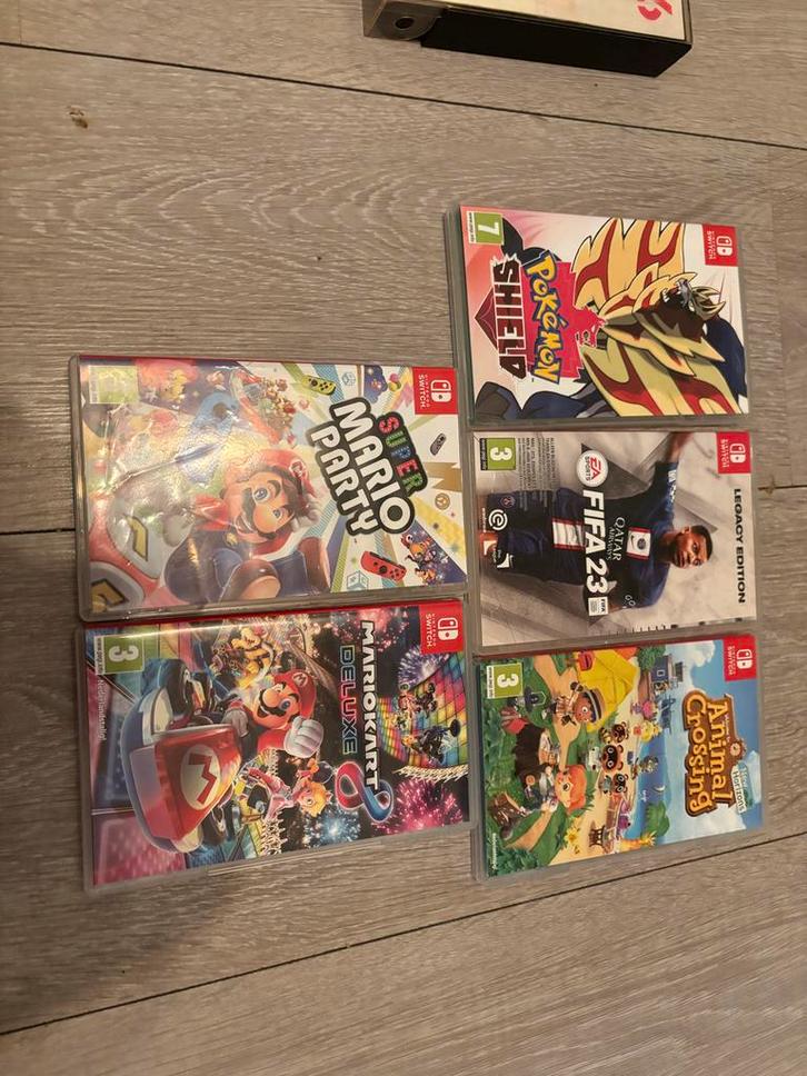 Nintendo Switch Game Doosjes (LEEG), Spelcomputers en Games, Games | Nintendo Switch, Gebruikt, Overige genres, 1 speler, Vanaf 3 jaar