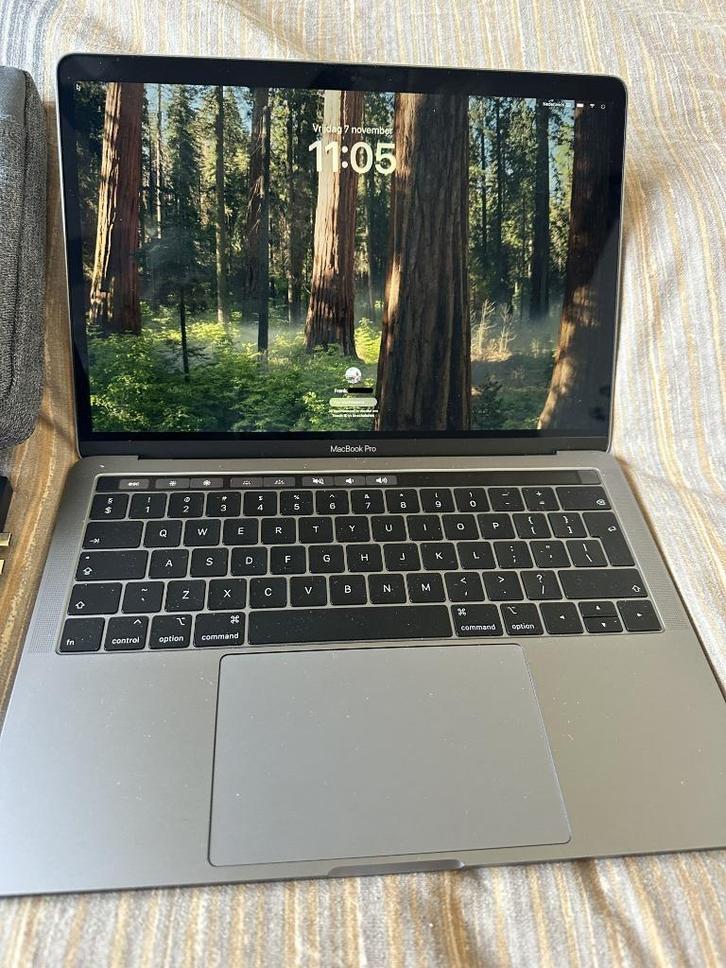 Apple MacBook Pro 2018 Touch Bar i7 16gb 512gb 13inch qwerty, Computers en Software, Apple Macbooks, Zo goed als nieuw, MacBook Pro
