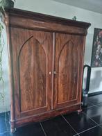 Mahonie poortkast, Ophalen