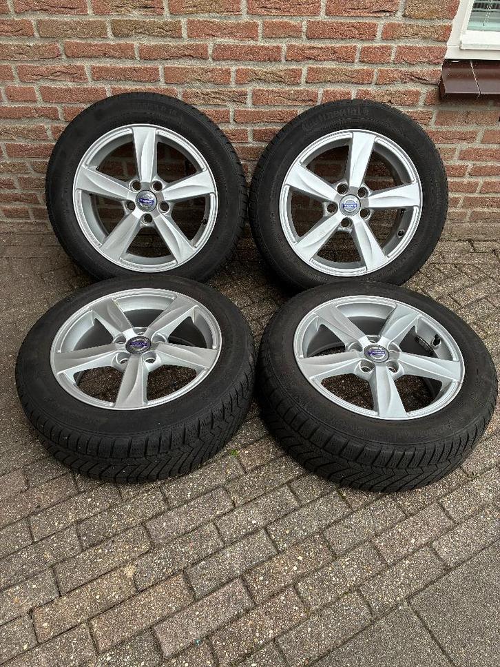 Volvo V40 licht metalen velgen met winterbanden, Auto-onderdelen, Banden en Velgen, Banden en Velgen, Winterbanden, 16 inch, 205 mm