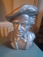 Zilverkleurige Buste met Baret, Ophalen