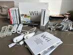 Nintendo Wii, inclusief 6 spellen, Spelcomputers en Games, Spelcomputers | Nintendo Wii, Met 2 controllers, Gebruikt, Ophalen of Verzenden