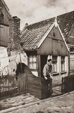 Urk - Dorpsgezicht met mensen, Verzamelen, Ophalen of Verzenden, Ongelopen