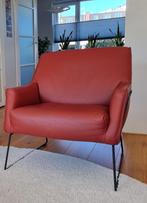 Rood leren fauteuil, Huis en Inrichting, Fauteuils, Ophalen, Industrieel/ modern, Zo goed als nieuw, 50 tot 75 cm
