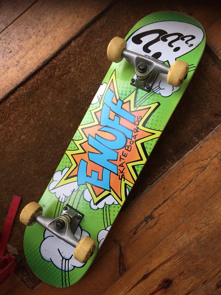 skateboard Enuff skate board Cartoon rugtas Voltage helm, Ophalen of Verzenden, Gebruikt, Skateboard