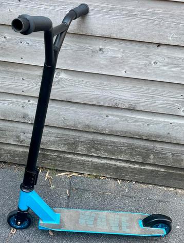Stunt scooter - blauw beschikbaar voor biedingen