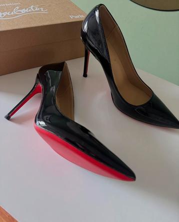 Hakken nieuw Louboutin beschikbaar voor biedingen