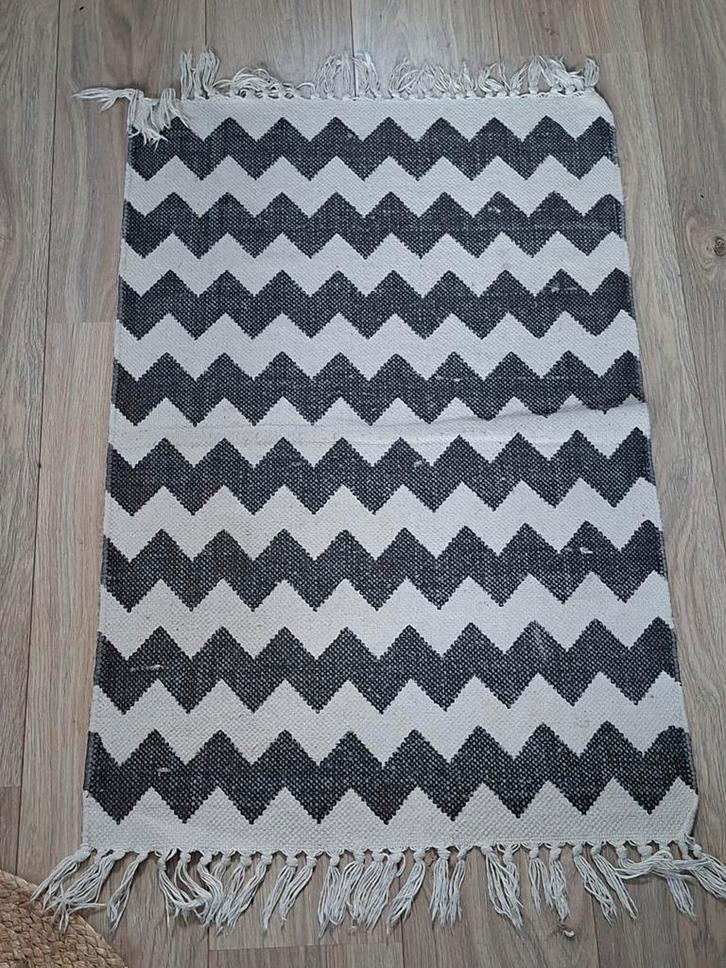 Vloerkleed met zigzag patroon, Huis en Inrichting, Stoffering | Tapijten en Kleden, Zo goed als nieuw, 50 tot 100 cm, 100 tot 150 cm