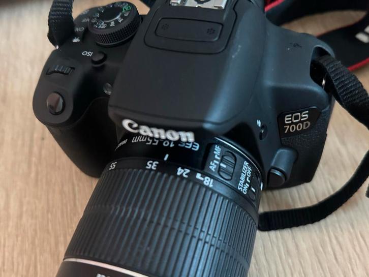Snel verzenden! Canon spiegelreflex EOS 700D + 18–55mm lens, Audio, Tv en Foto, Fotocamera's Digitaal, Gebruikt, Spiegelreflex