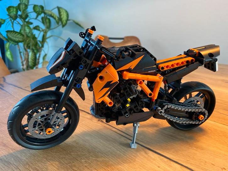 LEGO KTM Superduke Motor, Kinderen en Baby's, Speelgoed | Bouwstenen, Zo goed als nieuw, Overige merken, Ophalen of Verzenden