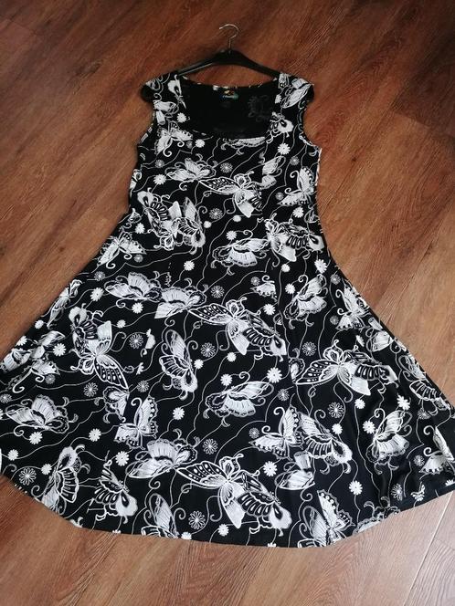Jurk/Jurkje By Challis, Maat L. NIEUW!!, Kleding | Dames, Jurken, Nieuw, Maat 42/44 (L), Zwart, Ophalen of Verzenden