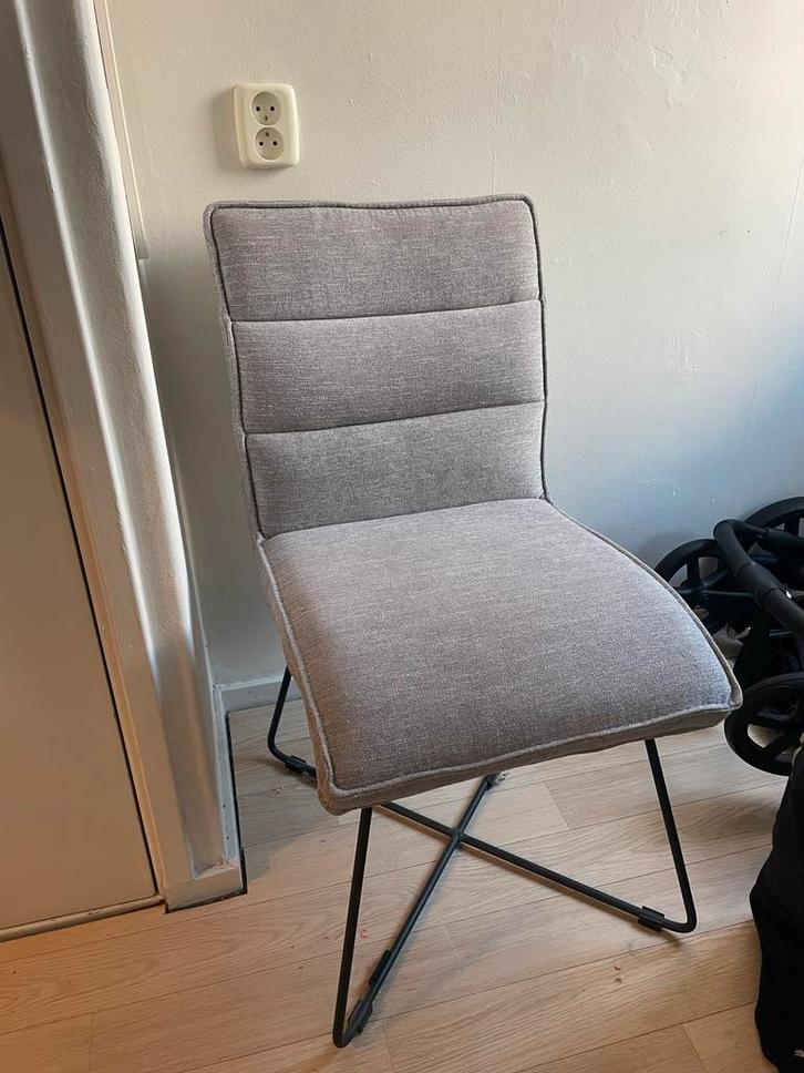 Nette grijze stoel - Eetstoel/Bureaustoel, Huis en Inrichting, Stoelen, Zo goed als nieuw, Eén, Metaal, Stof, Grijs, Ophalen