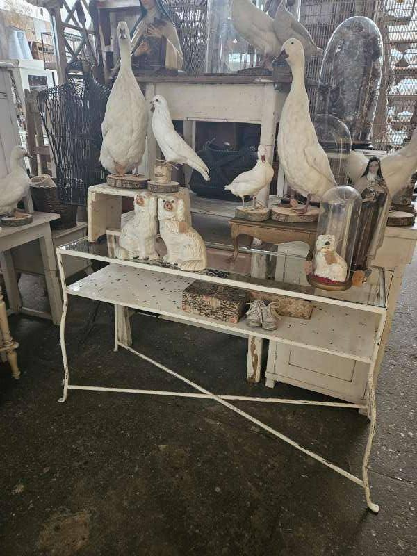 brocante side-table ``WOONWINKEL RUSTIEK``, Antiek en Kunst, Antiek | Meubels | Tafels, Ophalen