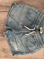 Short tommy hilfiger mt128 +shirt mt140 (draagmaat 134) ZGAN, Ophalen of Verzenden, Zo goed als nieuw, Jongen, Broek