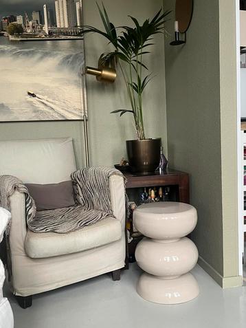Mooie BIJZETTAFEL beige Loods 5 beschikbaar voor biedingen