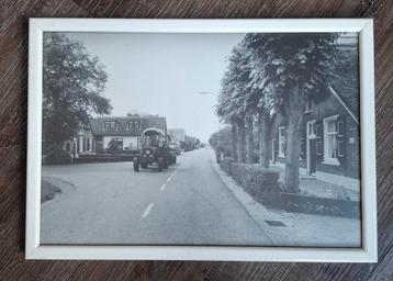 Oosterwolde ( Gld ) Zwarteweg  ingelijste foto. beschikbaar voor biedingen