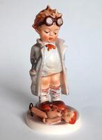 Hummel Goebel beeldje 127 - Puppendoktor - Doctor - 12 cm, Ophalen of Verzenden, Zo goed als nieuw, Hummel