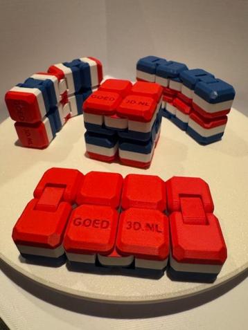 infinity cube oneindige kubus beschikbaar voor biedingen