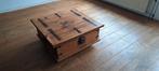 Antieke houten kist / salontafel, Huis en Inrichting, Tafels | Salontafels, Gebruikt, 50 tot 100 cm, Vierkant, 50 tot 100 cm