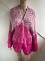 MAÏ Belgium handmade vest  gebreid roze one size, Ophalen of Verzenden, Zo goed als nieuw, Roze, Maat 42/44 (L)