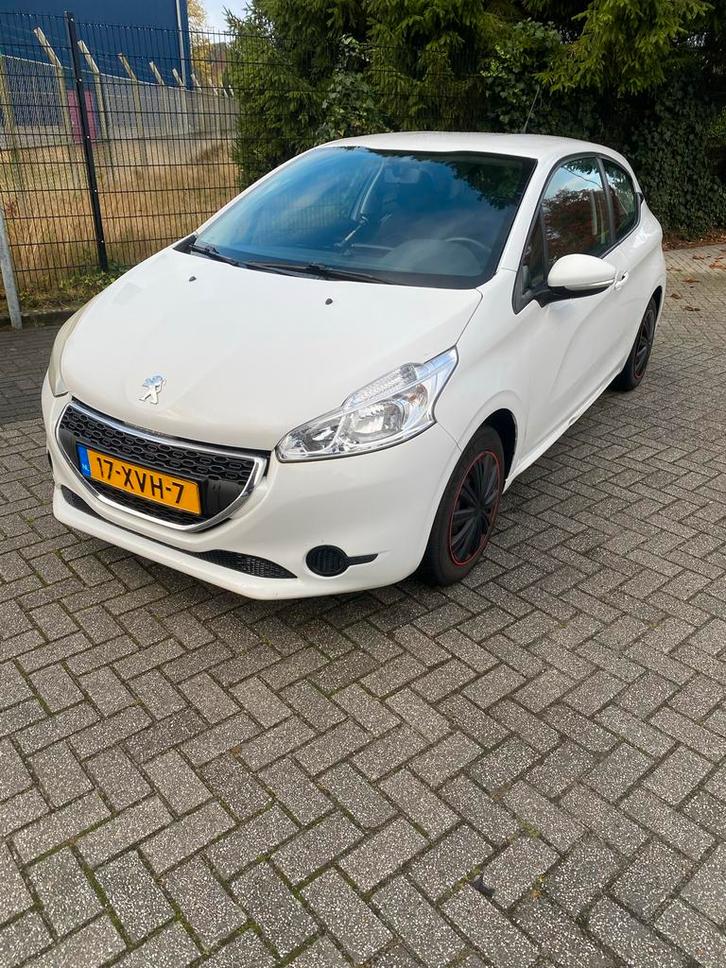Peugoet 208 1.2 VTI active nieuwe apk, Auto's, Peugeot, Bedrijf, Ophalen