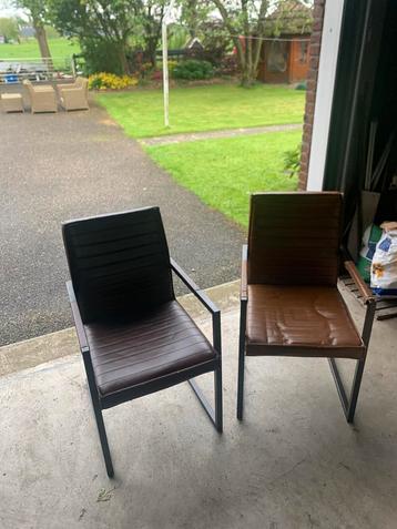 2 gratis stoelen  
