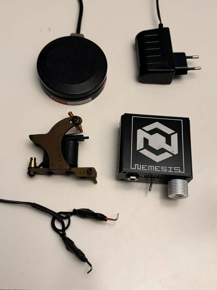Tattoo machine set compleet Nemesis psx Dormouse smart Liner, Hobby en Vrije tijd, Overige Hobby en Vrije tijd, Gebruikt, Ophalen of Verzenden