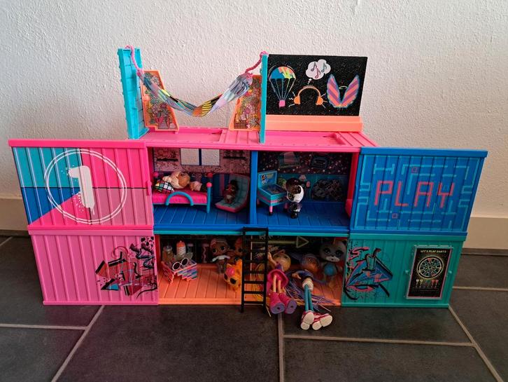 LOL surprise clubhuis met poppetjes en accessoires, Kinderen en Baby's, Speelgoed | Poppenhuizen, Gebruikt, Poppenhuis, Ophalen