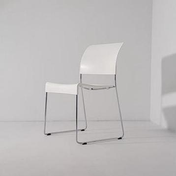 Originele witte VITRA stoelen, voor eetkamer of kantoor beschikbaar voor biedingen