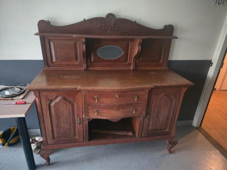 Antiek dressoir - gratis af te halen in Amsterdam Oost, Antiek en Kunst, Antiek | Meubels | Kasten, Ophalen