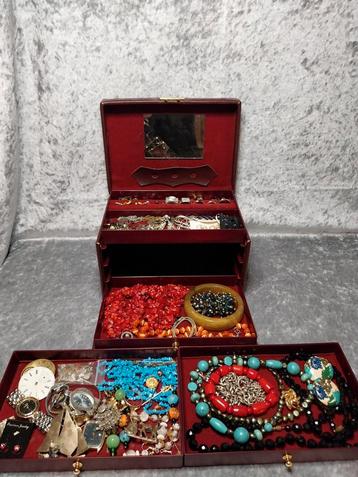 Lot sieraden 😁 beschikbaar voor biedingen