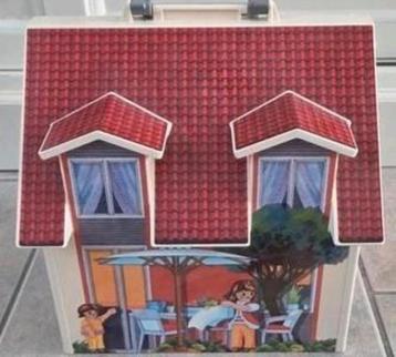 Playmobil Poppenhuis met poppetjes etc  beschikbaar voor biedingen