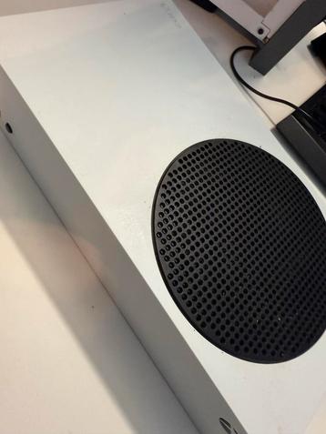 Xbox Series S met controller beschikbaar voor biedingen