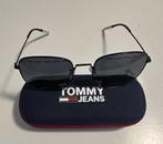 Zonnebril van Tommy Hilfiger jeans. Nieuw., Nieuw, Overige merken, Ophalen of Verzenden, Zonnebril