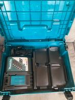 Makita snellader in mbox met inlay voor 4accu’s, Doe-het-zelf en Verbouw, Gereedschap | Boormachines, Ophalen of Verzenden, Zo goed als nieuw