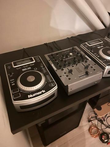 Complete Numark DJ Set - 2 x NDX200, NDX400, X6 beschikbaar voor biedingen