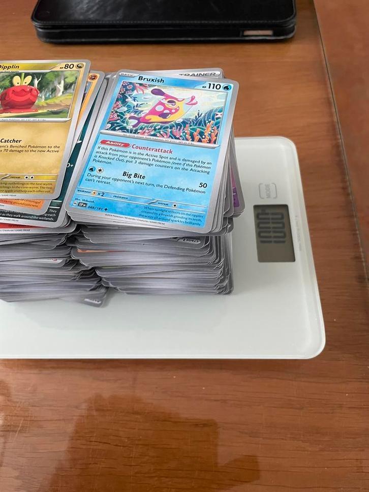 Pokémon kaarten te koop € 5,- per kg nieuw voor verzamelaars, Hobby en Vrije tijd, Verzamelkaartspellen | Yu-gi-Oh!, Zo goed als nieuw