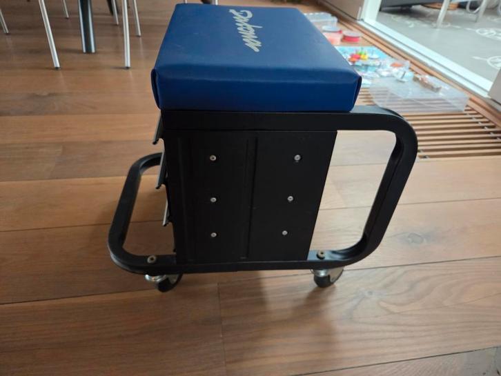 Gereedschapskist op wielen - Werkplaatskruk, Doe-het-zelf en Verbouw, Gereedschapskisten, Zo goed als nieuw, Ophalen of Verzenden