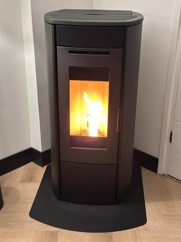 Nordic Fire Ilvar 9 Pelletkachel - Stille krachtpatser!, Huis en Inrichting, Kachels, Gebruikt, Vrijstaand, Pelletkachel, Hout