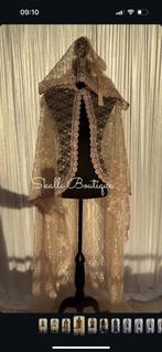 Selham beige, Kleding | Dames, Trouwkleding en Trouwaccessoires, Ophalen of Verzenden, Zo goed als nieuw, Beige, Accessoires