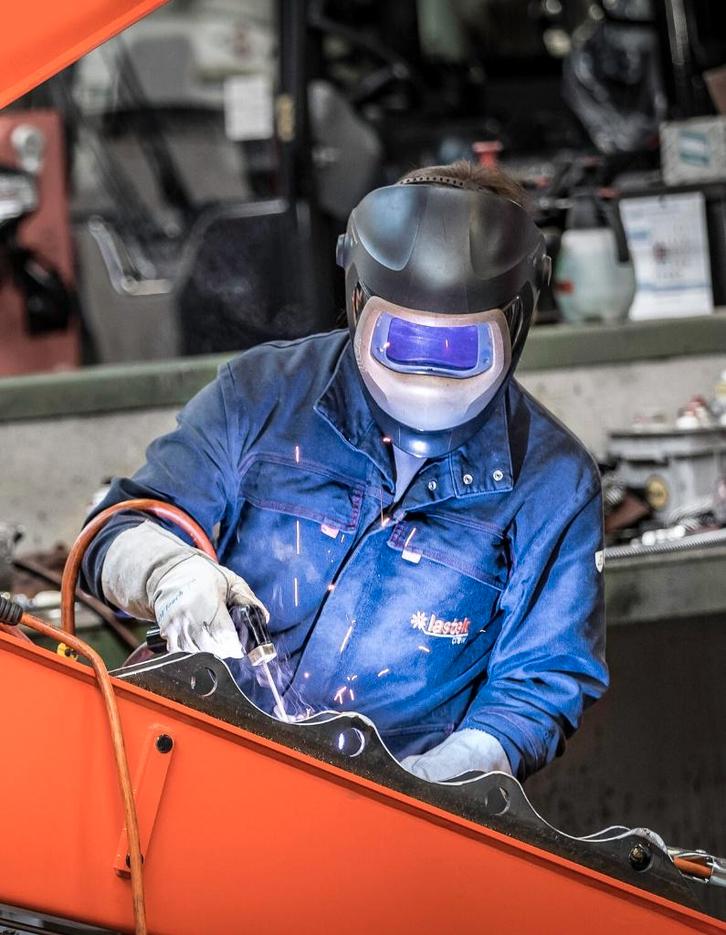 LASSER aangeboden, Diensten en Vakmensen, Lassers en Metaalbewerking, Lassen, Overige metaalbewerking, Komt aan huis