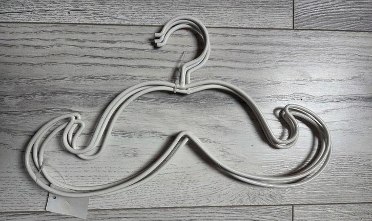Set van nieuwe Metalen Kinder Kledinghangers, - Snorvorm, Kinderen en Baby's, Kinderkleding | Overige, Nieuw, Jongen of Meisje
