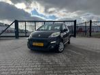 Peugeot 107 1.0 12V 5DR 2012 Zwart, Auto's, Voorwielaandrijving, Stof, Zwart, 4 stoelen