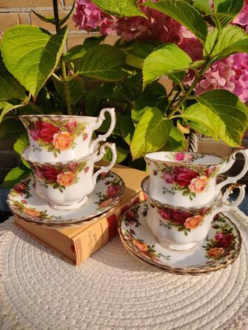 Royal Albert – Old Country Roses – 4 theekopjes met schotels beschikbaar voor biedingen