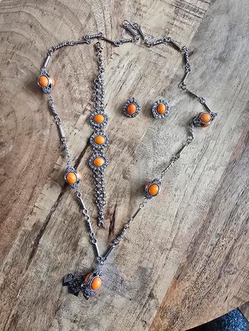 Ketting, armband en oorbellen set jaren 70! beschikbaar voor biedingen