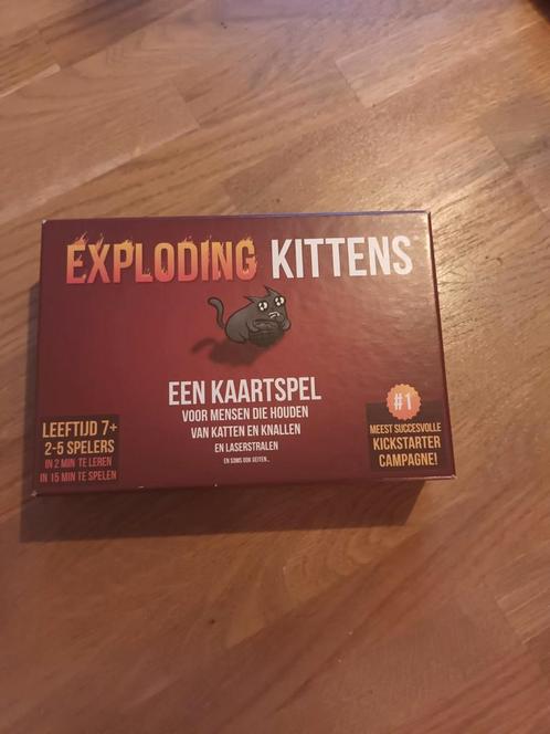 Exploding Kittens kaartspel - Zo goed als nieuw!, Hobby en Vrije tijd, Gezelschapsspellen | Kaartspellen, Zo goed als nieuw, Drie of vier spelers