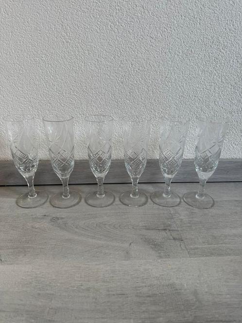 Set van 6 champagneglazen van geslepen glas, Verzamelen, Glas en Borrelglaasjes, Gebruikt, Overige typen, Ophalen of Verzenden