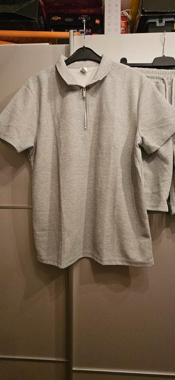 Grijs T-shirt & Shorts Set beschikbaar voor biedingen