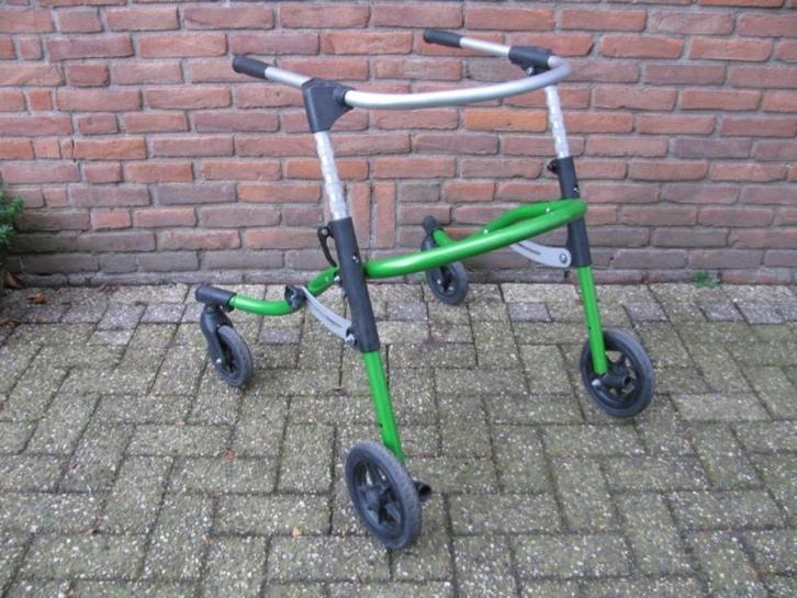 Speciale rollator Junior Otto Bock Nurmi Neo trek rollator, Diversen, Rollators, Zo goed als nieuw, Opvouwbaar, Ophalen of Verzenden