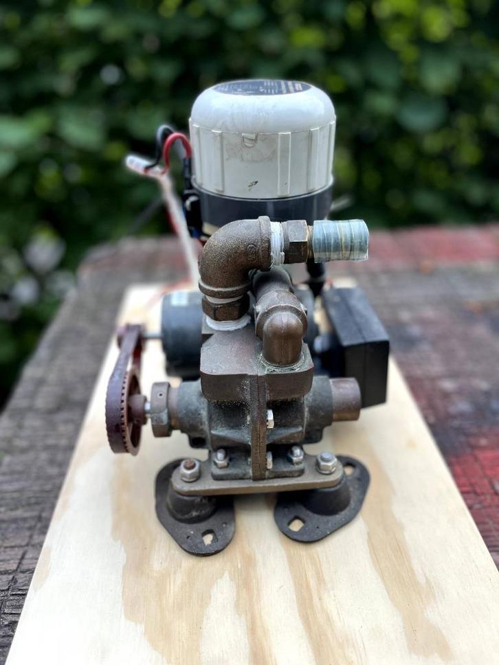 Groco Paragon Hydrofoor pomp, Watersport en Boten, Bootonderdelen, Gebruikt, Motor en Techniek, Zeilboot of Motorboot, Ophalen